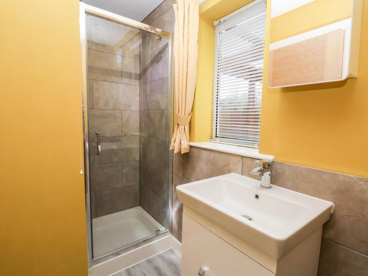 The Hollies Villa Prestatyn Ngoại thất bức ảnh