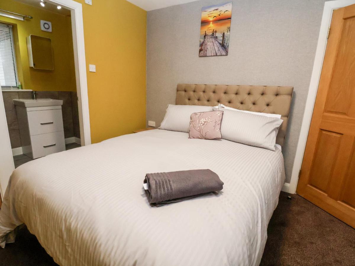 The Hollies Villa Prestatyn Ngoại thất bức ảnh