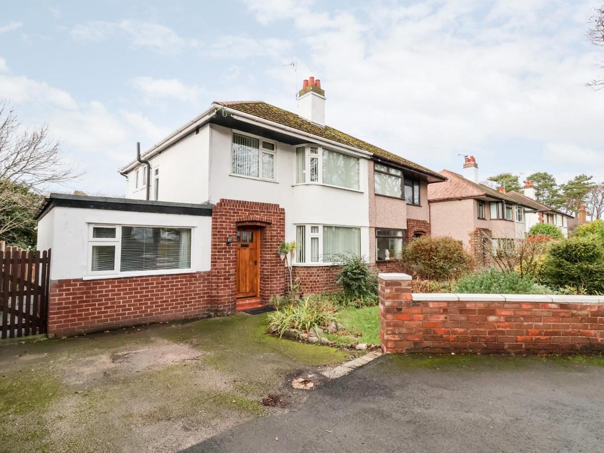 The Hollies Villa Prestatyn Ngoại thất bức ảnh
