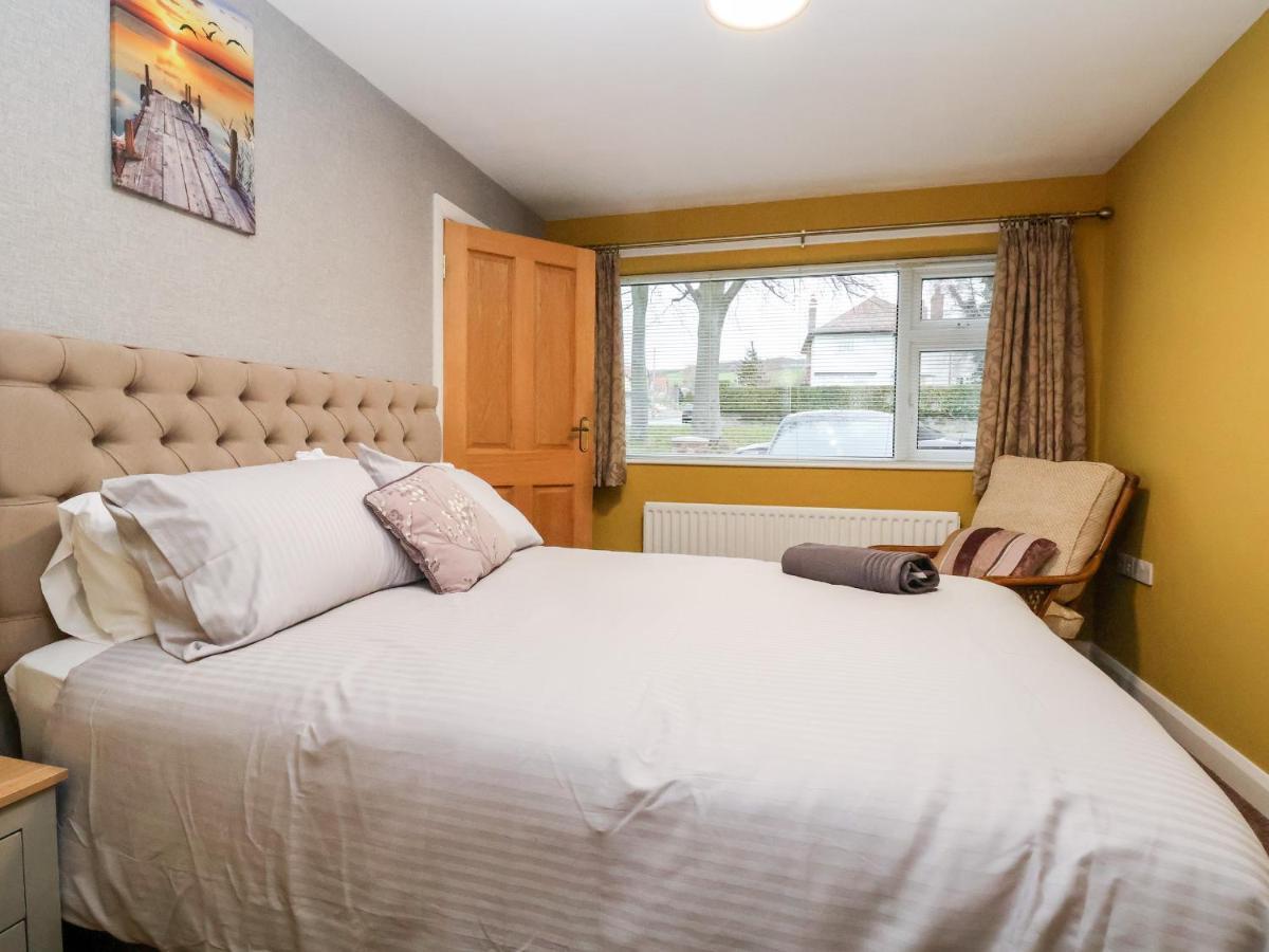 The Hollies Villa Prestatyn Ngoại thất bức ảnh
