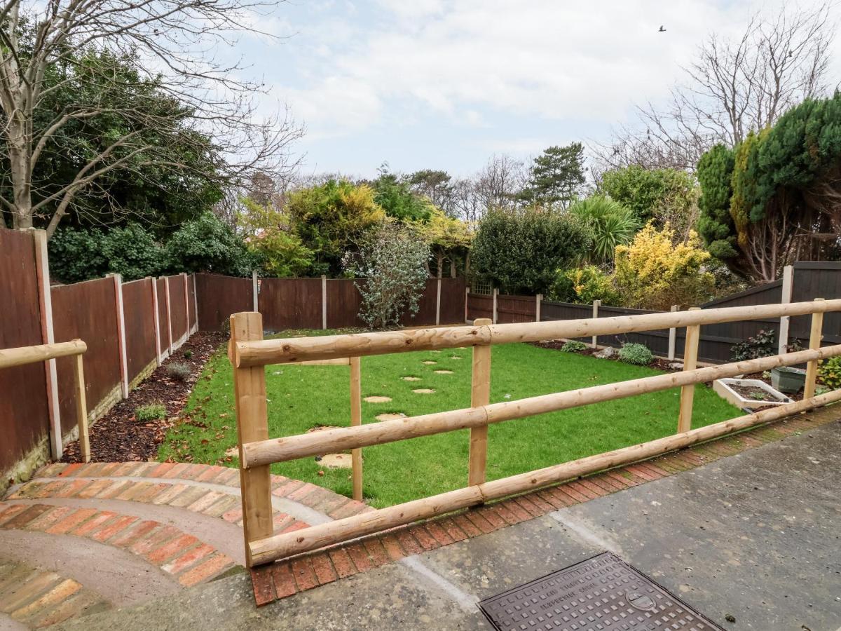 The Hollies Villa Prestatyn Ngoại thất bức ảnh