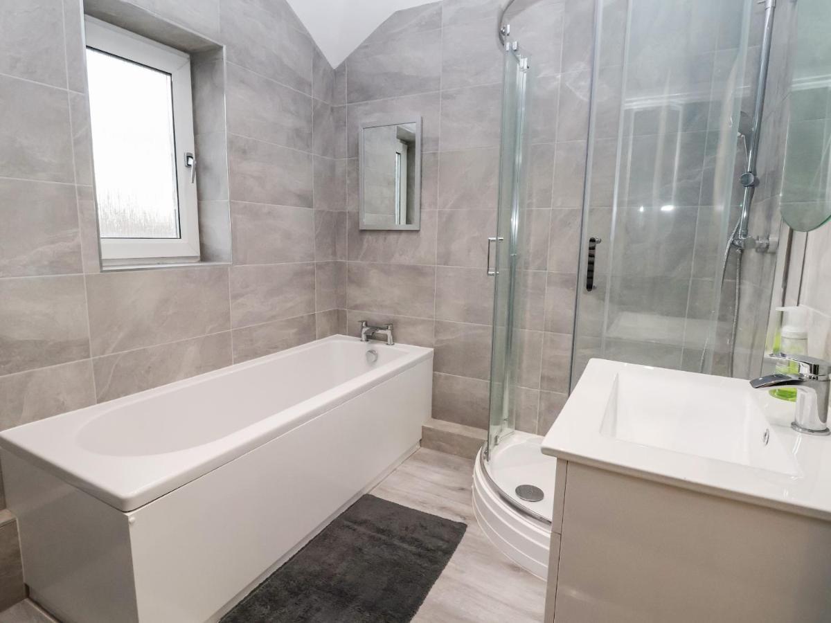The Hollies Villa Prestatyn Ngoại thất bức ảnh