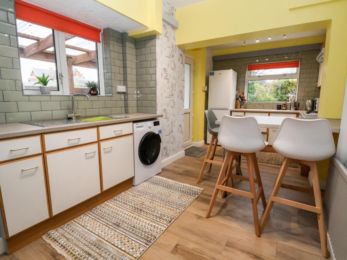 The Hollies Villa Prestatyn Ngoại thất bức ảnh