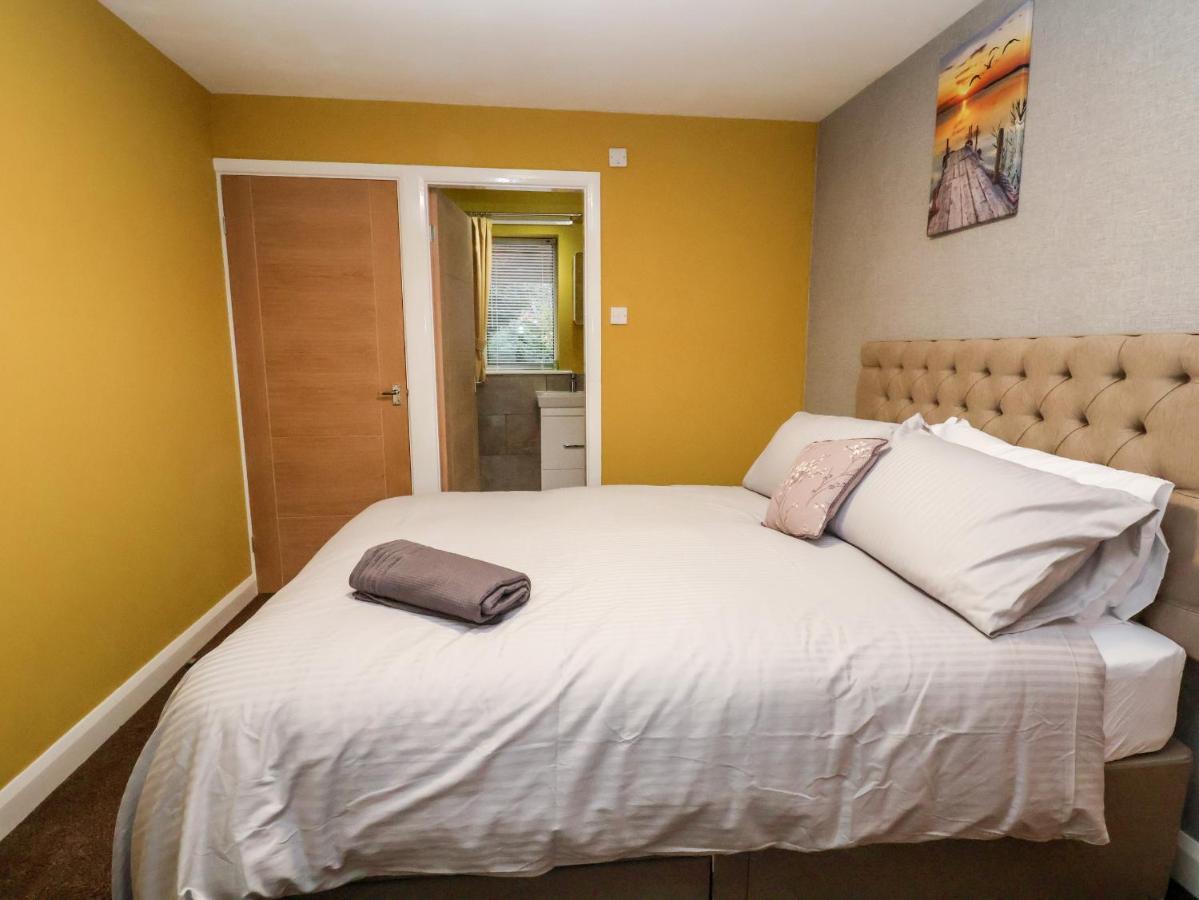 The Hollies Villa Prestatyn Ngoại thất bức ảnh