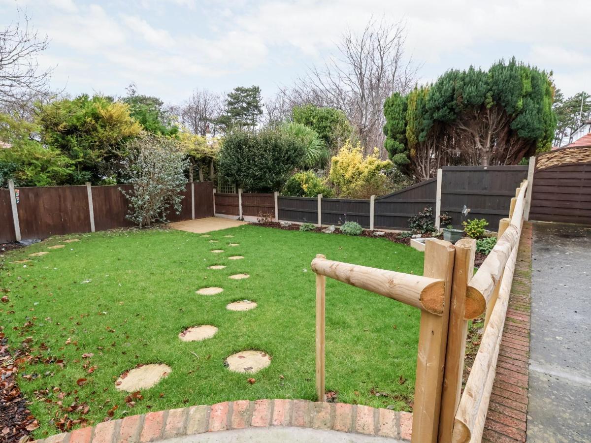 The Hollies Villa Prestatyn Ngoại thất bức ảnh
